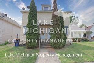 1206 4th St NW in Grand Rapids, MI - Building Photo