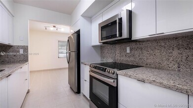3941 Segovia St in Coral Gables, FL - Building Photo - Building Photo