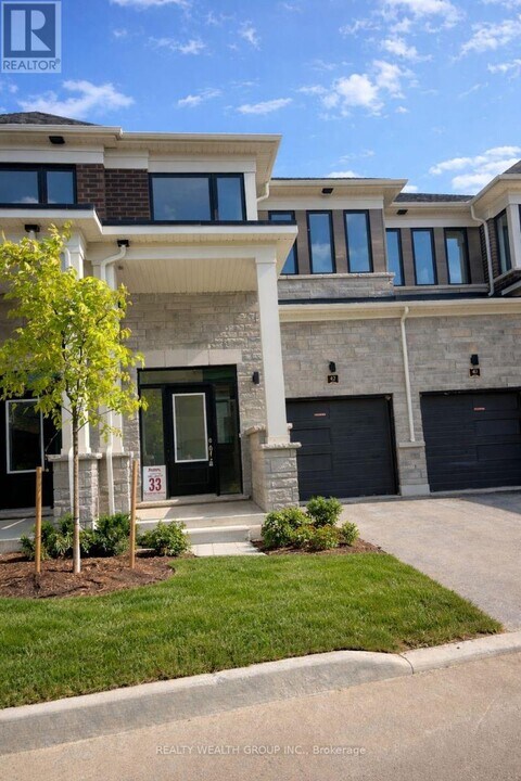 42 Hickey Ln in Kawartha Lakes, ON - Building Photo