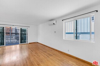 746 N Dillon St in Los Angeles, CA - Building Photo - Building Photo