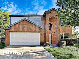 820 Monette Dr in Glenn Heights, TX - Building Photo