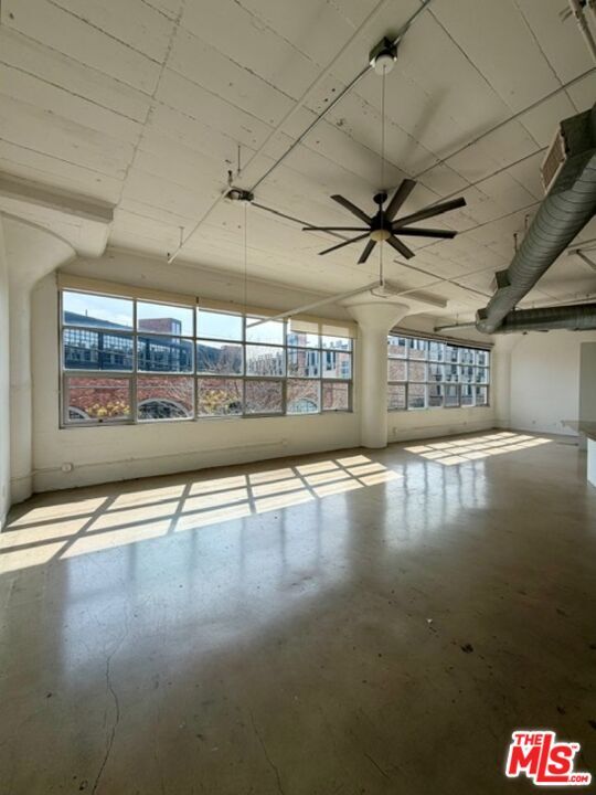 530 Molino St in Los Angeles, CA - Foto de edificio - Building Photo