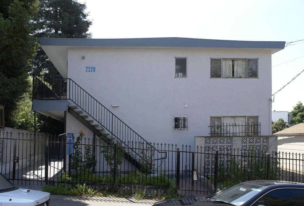 2220 11th Ave in Oakland, CA - Foto de edificio