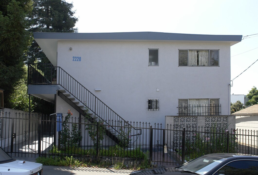 2220 11th Ave in Oakland, CA - Building Photo