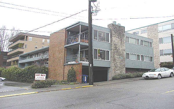 1215 Queen Anne Ave N in Seattle, WA - Building Photo - Building Photo