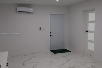 9701 SW 30th St in Miami, FL - Building Photo - Building Photo
