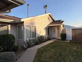 5218 Laurel Park Dr in Camarillo, CA - Building Photo