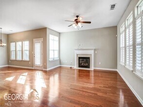 54 Medallion Park in Newnan, GA - Building Photo - Building Photo