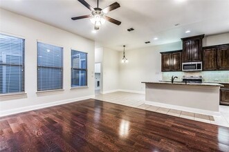 4021 Cascade Sky Dr in Arlington, TX - Building Photo - Building Photo