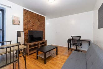 205 E 95th St in New York, NY - Building Photo - Building Photo
