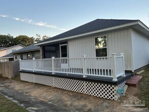 8829 Smiley Ct in Pensacola, FL - Building Photo - Building Photo