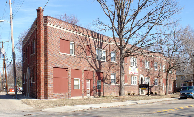 Birchwood Place in Indianapolis, IN - Building Photo - Building Photo