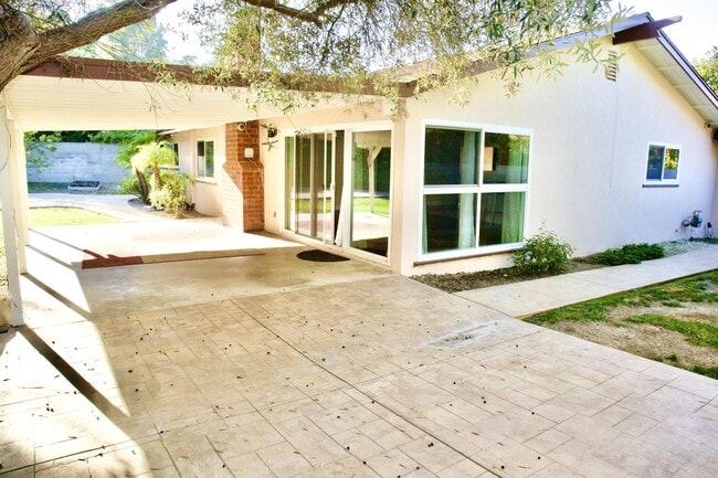 26665 Whitehorn Dr in Rancho Palos Verdes, CA - Building Photo - Building Photo