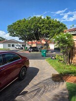 421 SW 87th Ct in Miami, FL - Building Photo