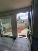 1103 W Francis St in Ontario, CA - Foto de edificio - Building Photo