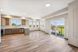 Fairway Ridge Estates in Becker, MN - Foto de edificio - Interior Photo