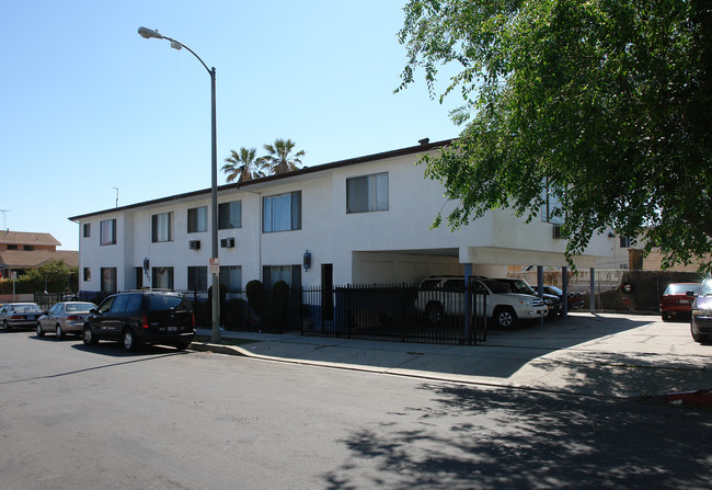 451 Normandie Pl in Los Angeles, CA - Building Photo - Building Photo