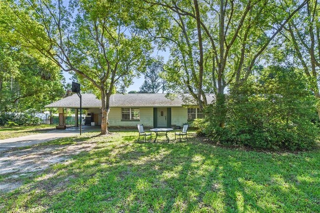 property at 1819 Pinedale Rd