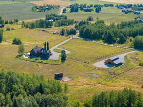 1590 Bustle Creek Rd in Moose, WY - Building Photo - Building Photo