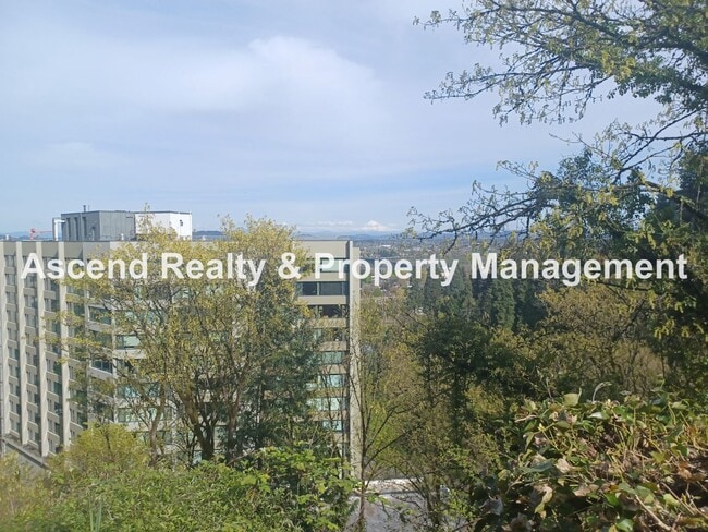 830 SW Broadway Dr in Portland, OR - Building Photo - Building Photo