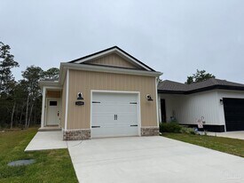 3209 Damon Dr in Milton, FL - Building Photo