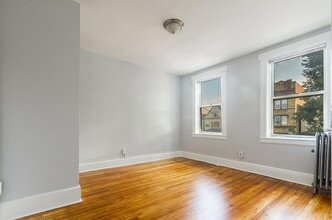 43 W 26th St in Bayonne, NJ - Building Photo - Building Photo