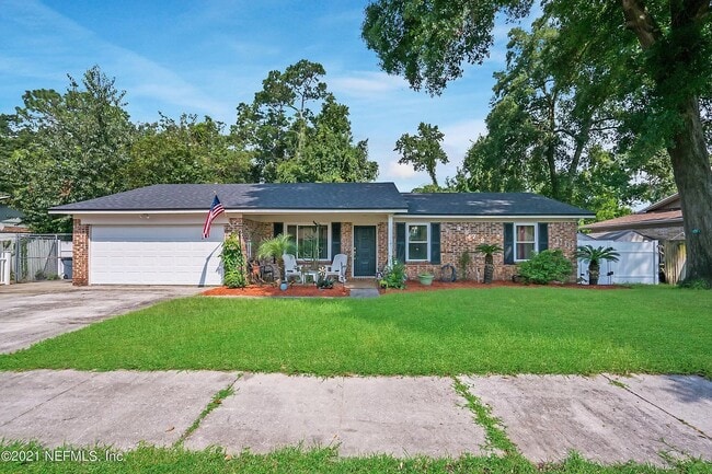 property at 4872 Lofty Pines Cir W