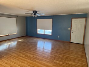 110 N 2nd Ave W in Hartley, IA - Foto de edificio - Building Photo