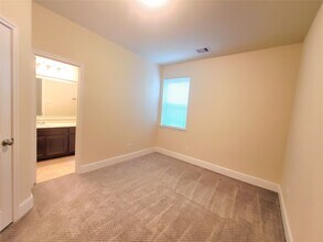 5822 Crawford Hill Ln in Sugar Land, TX - Building Photo - Building Photo