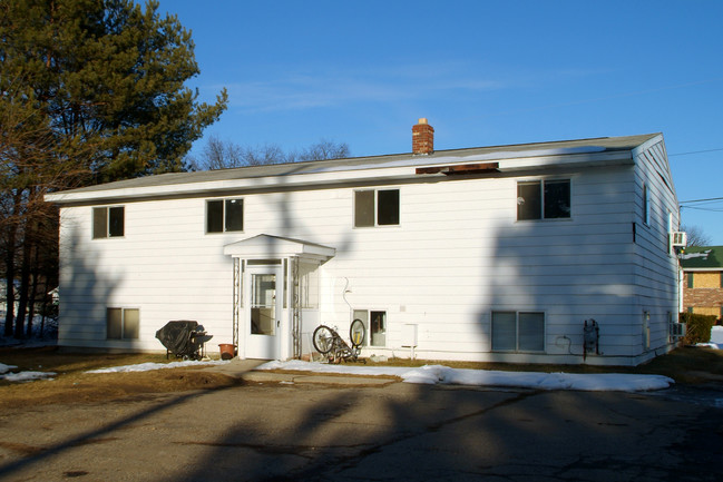 Roger Thomas Apartments in Mount Morris, MI - Building Photo - Building Photo