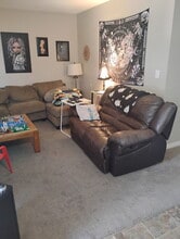 96 Oak Dr in Red Deer, AB - Building Photo - Building Photo