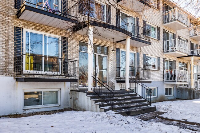 7750 Des Ormeaux Av in Montréal, QC - Building Photo - Building Photo