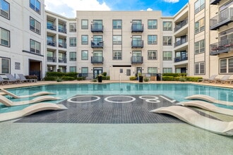 1800 Broadway in San Antonio, TX - Foto de edificio - Building Photo