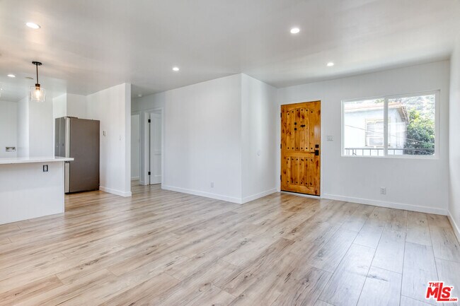 2318 Glover Pl-Unit -Unit 4 in Los Angeles, CA - Building Photo - Building Photo