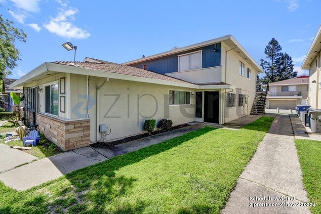 7384 Franklin Blvd in Sacramento, CA - Building Photo - Building Photo