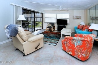 1571 S Atlantic Ave in New Smyrna Beach, FL - Building Photo - Building Photo