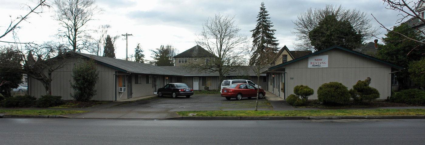 710 5th Ave SW in Albany, OR - Building Photo