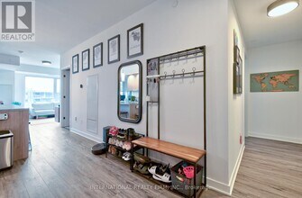 425-425 Wellington St W in Toronto, ON - Building Photo - Building Photo