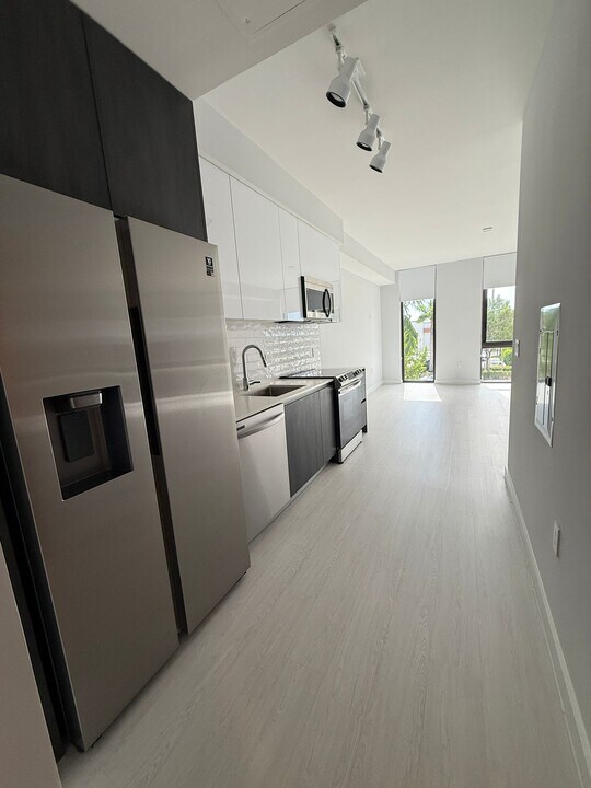 222 SE 3rd St, Unit S1 in Dania Beach, FL - Foto de edificio
