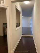 221 Etheridge Ave in Milton, ON - Building Photo - Building Photo