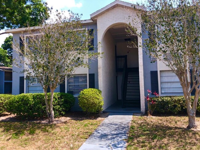 2525 N Alafaya Trail in Orlando, FL - Building Photo - Building Photo