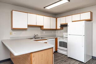 Miller Avenue Estates in Cedar Rapids, IA - Building Photo