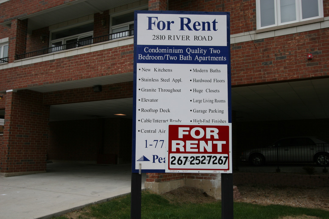 Riverwest Apartments in River Grove, IL - Building Photo