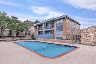 Oak Creek in San Antonio, TX - Foto de edificio - Building Photo