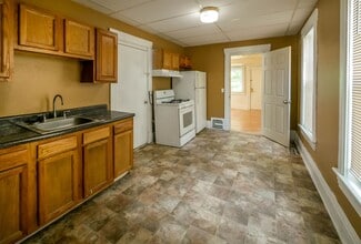 690-692 Carpenter St in Akron, OH - Building Photo - Building Photo