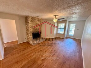 5431 Stagetrail Dr in Arlington, TX - Building Photo - Building Photo