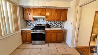 687 E 46th St in Brooklyn, NY - Building Photo