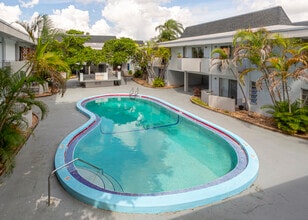 Imperial At Kendall Apartments in Miami, FL - Foto de edificio - Building Photo