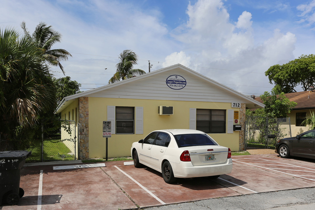 712 NE 14th St in Fort Lauderdale, FL - Building Photo