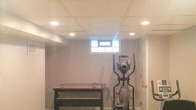 33 Tussing Ln in Tonawanda, NY - Building Photo - Building Photo
